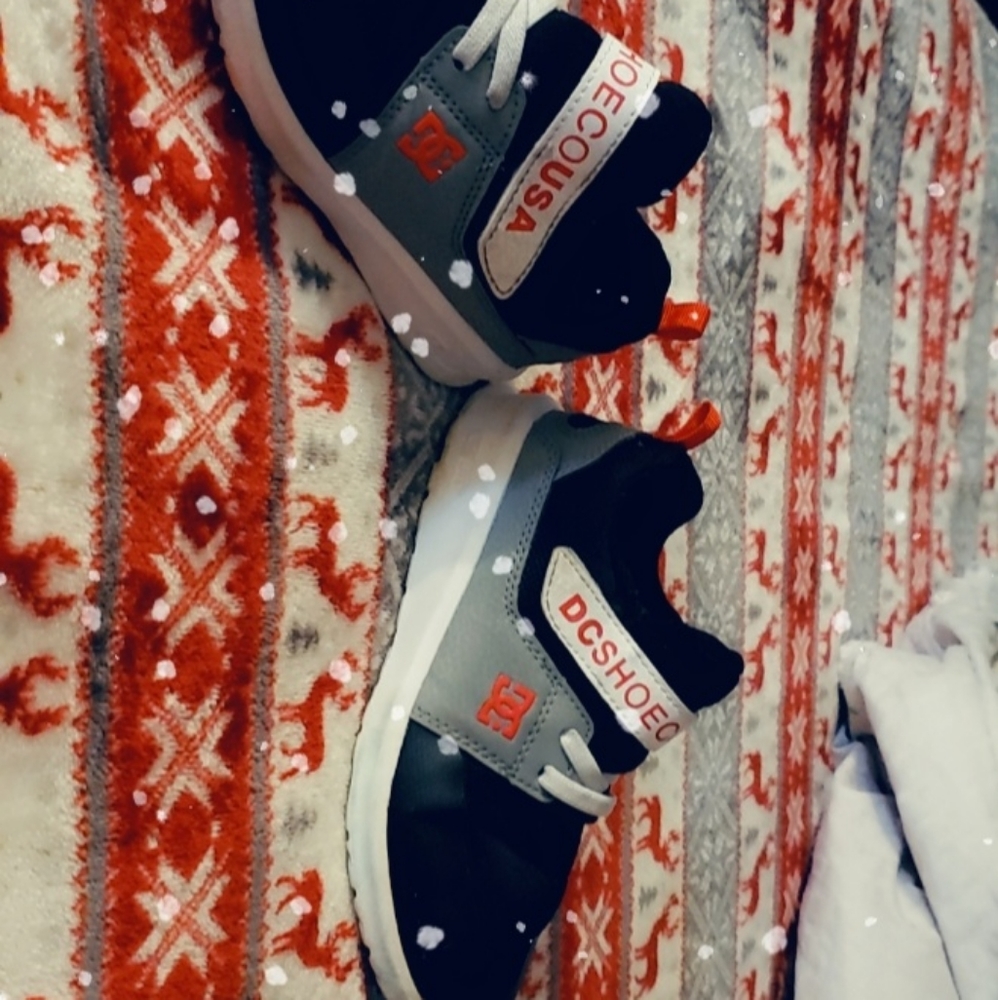 DC    11.5  boys sneakers ted and black